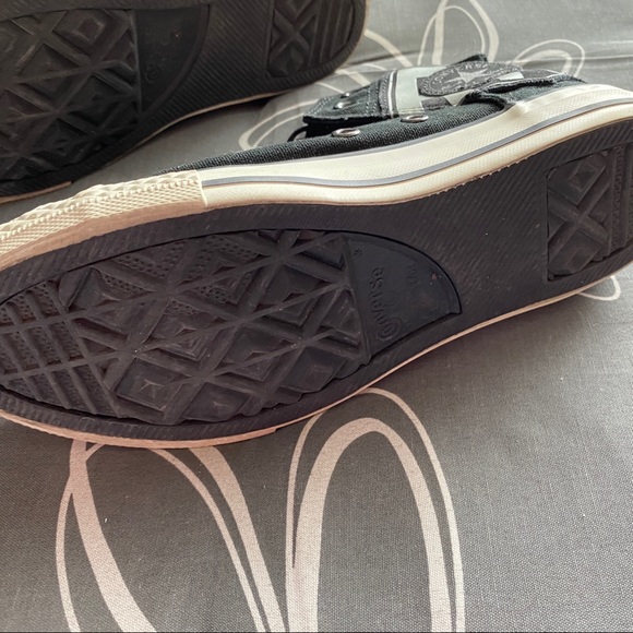 Batman *Limited Edition* All-Star Converse - Picture 10 of 16